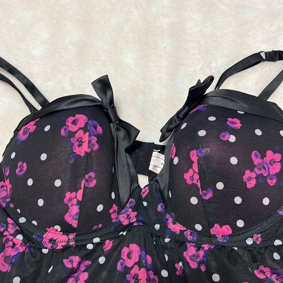 Cute floral print with bows. - Picture 2 of 5